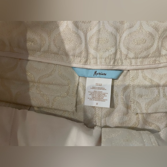 Marciano Cream and shiny belted formal shorts - Picture 5 of 5